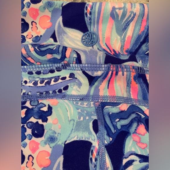 Lilly Pulitzer Women’s Medium Luxletic Tamara legging in Twilight Blue Scale Up - Picture 14 of 16